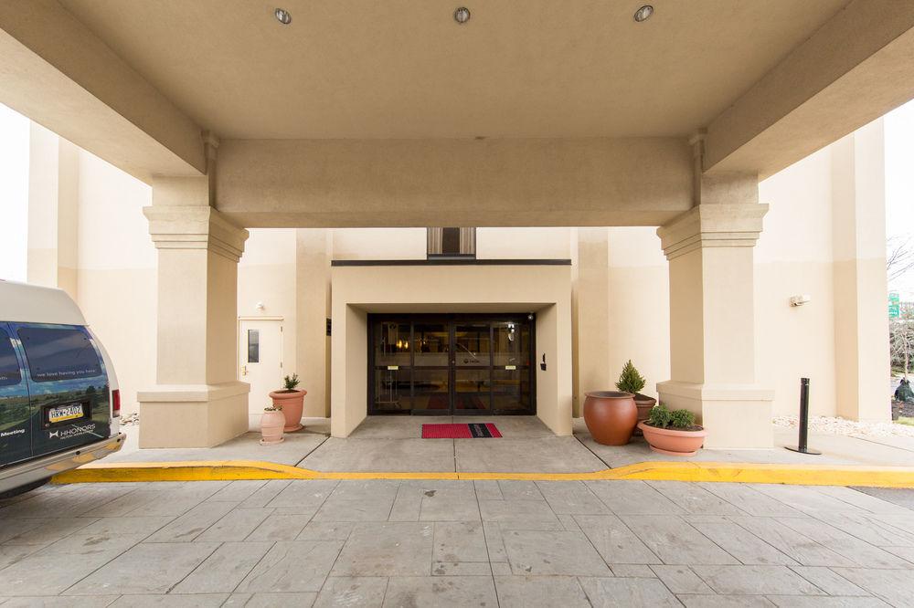 Hampton Inn Плимут Мийтинг Екстериор снимка