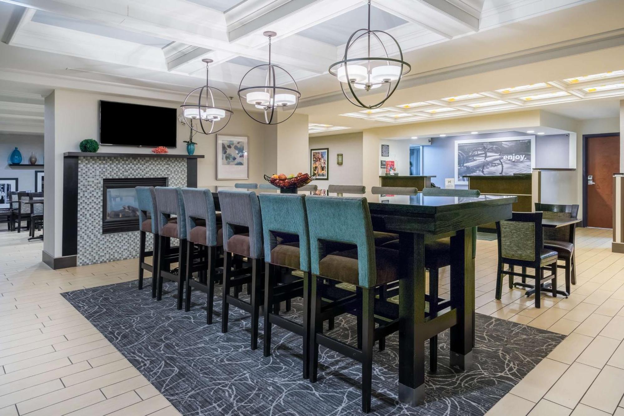 Hampton Inn Плимут Мийтинг Екстериор снимка